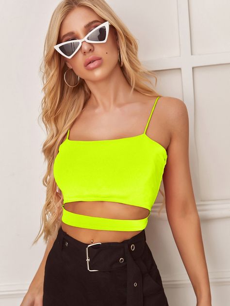 Amarelo Casual Collar  Poliéster Simples Suspensório Embellished Elasticidade Baixa Verão Tops, blusas e camisetas para Mulheres Neon Party Outfits, Neon Yellow Tops, Neon Crop Top, Tube Top Outfits, Balkon Decor, Neon Top, Lingerie Outfit, Neon Outfits, Women Tank Tops