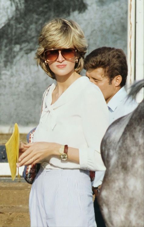 Diana Haircut, Royal Family Fashion, Princess Diana Hair, Princess Diana Fashion, Princess Diana Family, Princess Diana Photos, Princess Diana Pictures, Kate And Meghan, Nail It