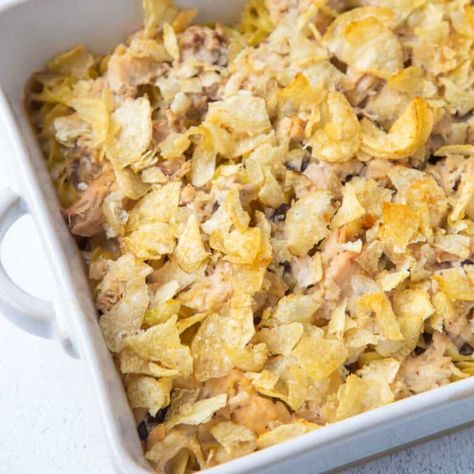 Old Fashioned Tuna Noodle Casserole - Gift of Hospitality Tuna Noodles, Tuna Noodle Casserole Easy, Hot Dish Recipes, Buttermilk Chicken Tenders, Homemade Pasta Recipes, Tuna Noodle Casserole Recipe, 5 Star Recipes, Cabbage Dishes, Tuna Melt Recipe