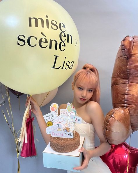 🖤✨ on Twitter: "220108 #LISA IG update!… " M Instagram, Happy Black, Happy Year, Lalisa Manobal, Lalisa Manoban, Blackpink Lisa, Yg Entertainment, Instagram Update, K Pop