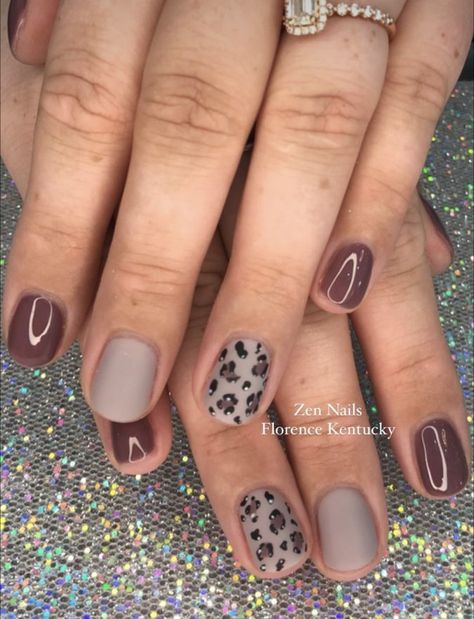 Burgundy Nails With Cheetah Print, Fall Mat Nails Ideas, Nude Leopard Print Nails, Autumn Leopard Print Nails, Labor Nails Mom, Boho Nail Design, Fall Leopard Nail Designs, Fall Leopard Print Nails, Short Gel Nail Designs Fall