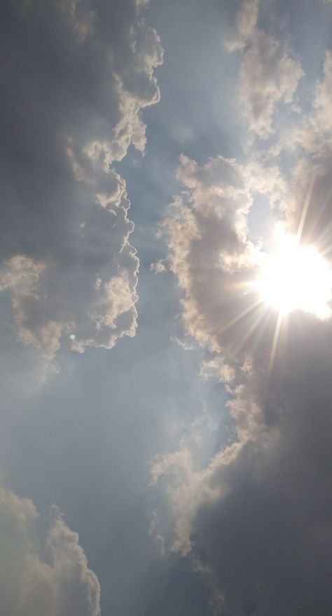 White Hour Sky, Sky Light Aesthetic, Light Sky Aesthetic, Light Through Clouds, Looking Up At Sky, Look Up In The Sky, Looking Up At The Sky, Sky Gazing, Sky Day