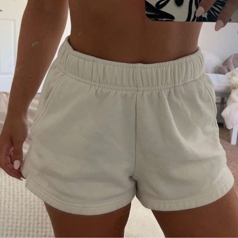 The North Face Sweat Shorts Face Sweating, The North Face Pants, North Face Pants, Face Pants, Sporty Outfits, Sweat Shorts, Christmas 2024, Creamy White, White Color