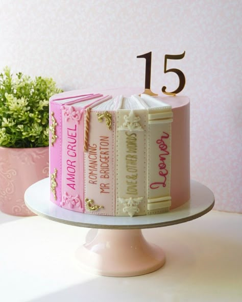 Birthday Cakes Book Theme, Cake Ideas For Book Lovers, Cake Designs Book Theme, Cakes Inspired By Books, Cake With Books On Top, Book Club Cake Ideas, Book Lovers Cake Ideas, Book Lover Birthday Cakes, Wedding Cake Book Theme