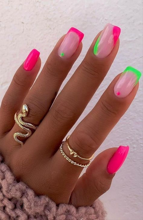 French Tip Coffin Nails, French Tip Coffin, Neon Nail Designs, Unghie Sfumate, Nails Art Designs, Summer Gel Nails, Green Nail Art, Short Coffin, Short Coffin Nails