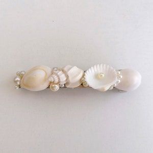 Seashells Hair Accessories, Mermaid Dancing, Sea Shells Diy, Diy Yarn Crafts, Yarn Diy, Beach Hair, Mermaid Hair, Diy Hair Accessories, Summer Accessories