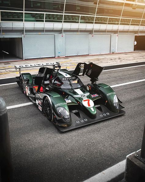 Bentley Speed, 24h Le Mans, British Racing Green, Car Goals, Gt Cars, Car Museum, Sweet Cars, Vintage Race Car, Motor Racing