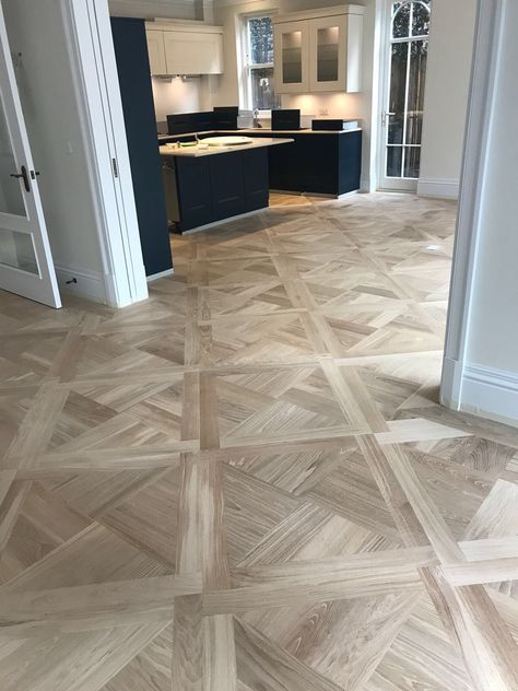 Lounge Flooring, House Hallway, Wood Floor Pattern, Foyer Flooring, Wood Floor Design, Herringbone Wood Floor, Lvt Flooring, Layout Architecture, Parisian Apartment