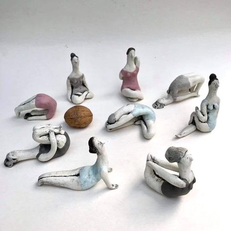 Yoga (by ceramist in St. Petersburg) Ceramic Sculpture Figurative, Beginner Pottery, Air Dry Clay Projects, Ceramic Artwork, Small Figurines, Diy Pottery, Art N Craft, Clay Art Projects, Ceramics Ideas Pottery