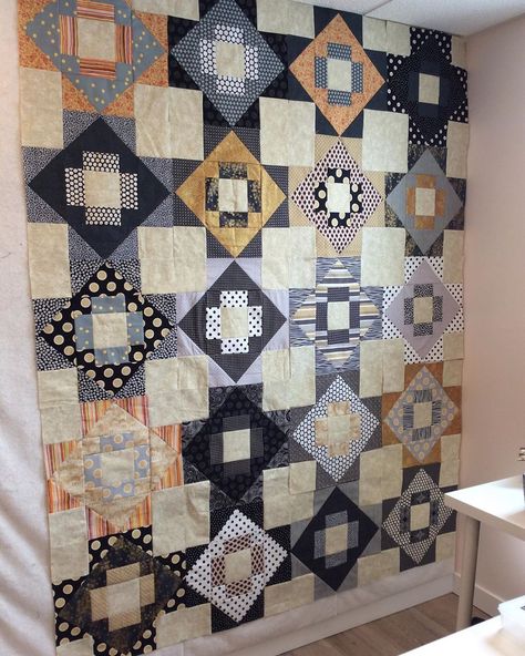 Teresa P Rempel on Instagram: “I’ve made progress on my #meadowland quilt, started at the tail end of the #meadowlandqal  Still enjoying using all the dots and textures…” Meadowland Quilt, Bed Quilts, Praise The Sun, Man Quilt, Fall Quilts, Quilting Inspiration, Christmas Quilts, 3d Effect, Scrap Quilts