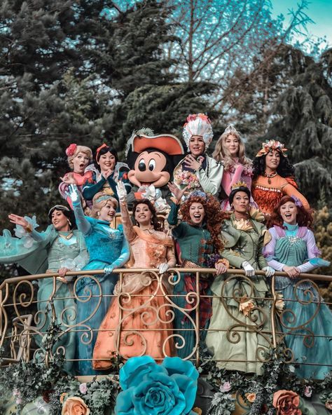 1,506 Likes, 33 Comments - @cinderlily_ on Instagram: “As my friends (and many other people who are not my friend), i wanted to post about the end of…” All Disney Princesses Together, Disney Princesses Together, Disneyland Parade, Princess Paris, Princess Power, Disney Parade, Vision Board Images, Disney Paris, All Disney Princesses