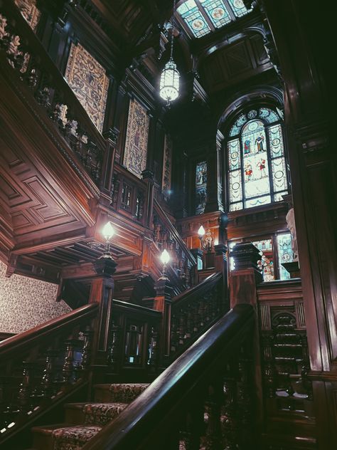 Dark Academia School Interior, Magical Dark Academia, Dark Academia Common Room, Dark Academia Building Exterior, Dark Academia Castle Exterior, Boarding School Dorms Dark Academia, Dark Academia Dorm Aesthetic, Dark Academia Boarding School Dorm Room, Dark Academia Townhouse