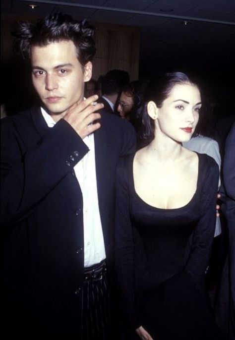 Drew Barrymore 90s, Johnny And Winona, 90s Celebrities, Johnny Depp And Winona, Winona Forever, Young Johnny Depp, Johnny D, Famous Couples, Winona Ryder