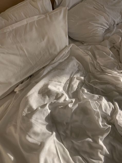 Hotel Sheets Aesthetic, Hotel Bed Aesthetic, Imac Wallpaper, Bed Aesthetic, Messy Bed, Addie Larue, Hotel Bedding, Hotel Sheets, Midnight Memories