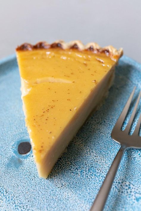 Hawaii's Local-Style Custard Pie - Onolicious Hawaiʻi Hawaiian Style Custard Pie Recipe, Hawaiian Custard Pie Recipe, Hawaiian Pie, Hawaii Snacks, Hawaii Desserts, Hawaiian Dessert Recipes, Hawaiian Desserts, Custard Pie Recipe, Hawaiian Dishes