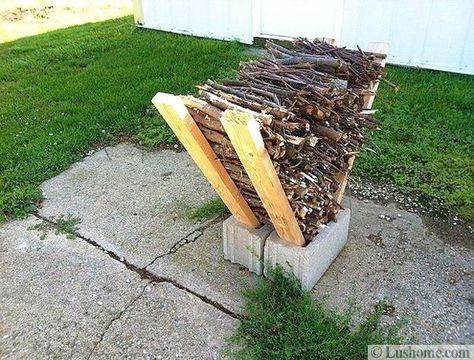 Original Cinder Block Ideas for DIY Yard Decorations Cinder Block Diy Ideas, Cinder Block Ideas, Raised Garden Designs, Cheap Backyard Makeover Ideas, Cinder Blocks Diy, Splash Blocks, Campsite Ideas, Cinder Block Bench, Pavers Diy