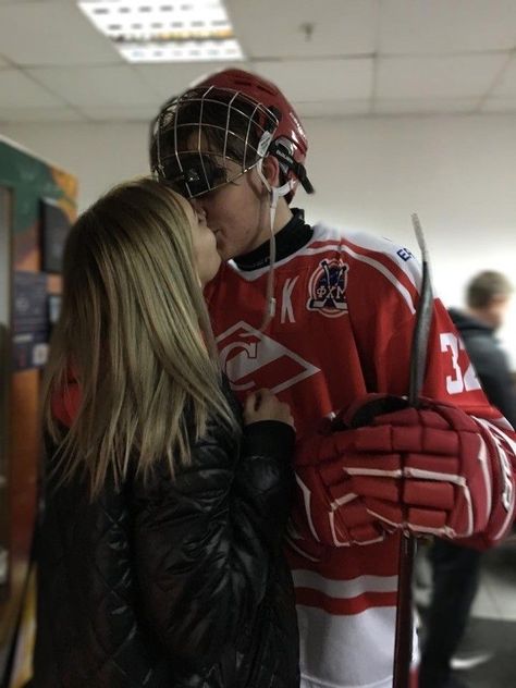 Brutal Obsession, Obsession Aesthetic, Hockey Boyfriend, Campus Diaries, Campus Aesthetic, Hockey Aesthetic, Hockey Wife, Hockey Girlfriend, Les Pogues