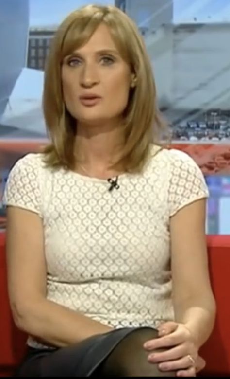 Annabel Tiffin, Female News Anchors, News Anchor, Tv Stars, Leather Skirt