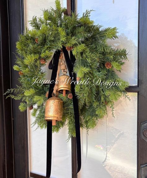 24” Cypress Wreath w/ Bells and Velvet Ribbon 🌲🌲🌲 (your choice of color/ style bells & ribbon) Christmas Bell Wreath, Cypress Wreath, Decorating Porch, Christmas Reef, Heart Wreaths, Bell Wreath, Christmas Velvet, Mantle Garland, Wrap Ideas