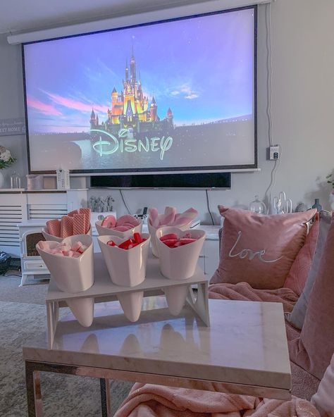 Chilling With Friends Aesthetic, Movie Aesthetic Film, Disney Sleepover, Pink Movie Night, Birthday Movie Night, Sleepover Room, Movie Night Ideas, Pink Snacks, Pink Movies