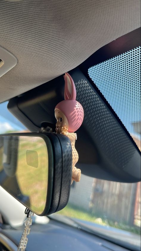 Car As A Gift, Decorated Dashboard Car, Aesthetic Car Decor Ideas, Sonny Angel On Car, Sonny Angel Car Decor, Sonny Angel Hippers Car, Car Decor Inside, Beetle Car Decor, Cute Car Things