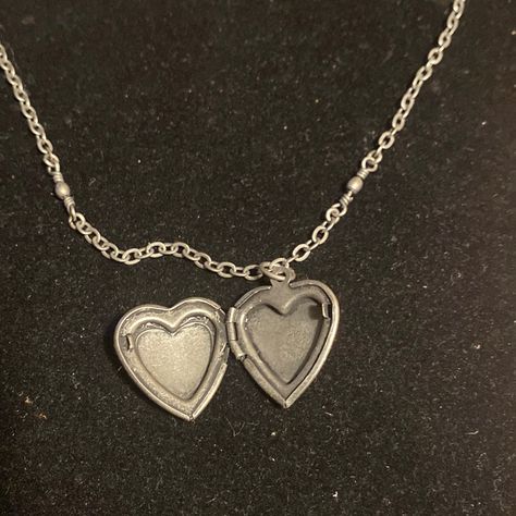 True Aesthetic, Ghost Friends, Pretty Piercings, Silver Heart Locket, Outfits Wardrobe, Costume Jewelery, My Ghost, Heart Locket Necklace, Silver Lockets