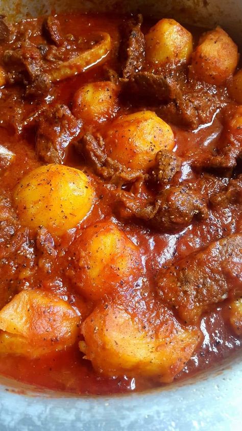 Tomato Bredie / Stew Cape Malay... - Fatima Sydow Cooks | Facebook Cape Malay, Lamb Stew Recipes, Curry Stew, Malay Food, Honey Shop, Lamb Stew, Fair Food, South African Recipes, Peeling Potatoes