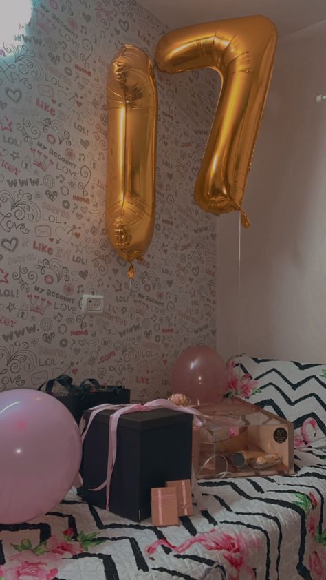 17 Birthday Balloons, 17 Year Birthday, 17 Th Birthday Ideas, My Birthday 17, 17 Th Birthday, 17 Birthday Ideas, Birthday 17, Happy Birthday To Me Quotes, Birthday Balloons Pictures