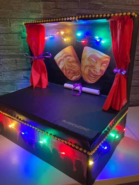 Shoe Box Theater Stage, Cardboard Movie Theater, Theater Box Diy, Shoe Box Theatre, Rock Star Party Decorations, Theatre Diy, Felt Puppets, Diy Best Friend Gifts, Rock Star Party