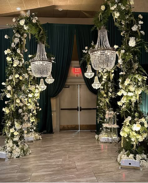 Cocktail Entrance Decor, Entry Gate, Welcome Dinner, Beautiful Wedding Decorations, Entry Decor, Resort Design, Background Photos, Engagement Decorations, Entry Gates