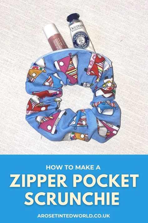 Pocket Scrunchie, Sew And Sell, Useful Objects, Diy Pouch No Zipper, Diy Hair Scrunchies, Diy Sewing Gifts, Sewing To Sell, Scrap Fabric Projects, Cute Sewing Projects