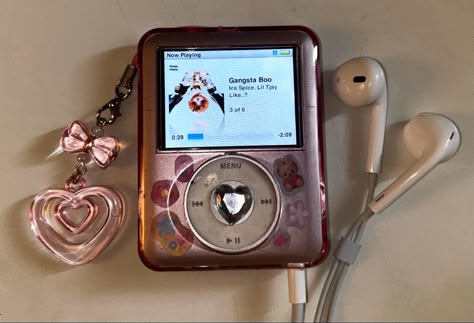 Rikki H2o, Y2k Tech, Cute Camera, Retro Gadgets, Quito, Just Girly Things, My Vibe, Mp3 Player, Pink Aesthetic