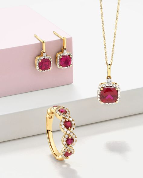 Jewelry Set Photography Ideas, Jewelry Set Photography, Luxury Ruby Jewelry Sets As Gift, Pink Ruby Jewelry For Valentine's Day, Valentine's Day Red Ruby Jewelry, Valentines Day Jewellery Campaign, Valentine Jewellery Shoot, Jewellery Photography Inspiration, Antique Gold Jewelry Indian