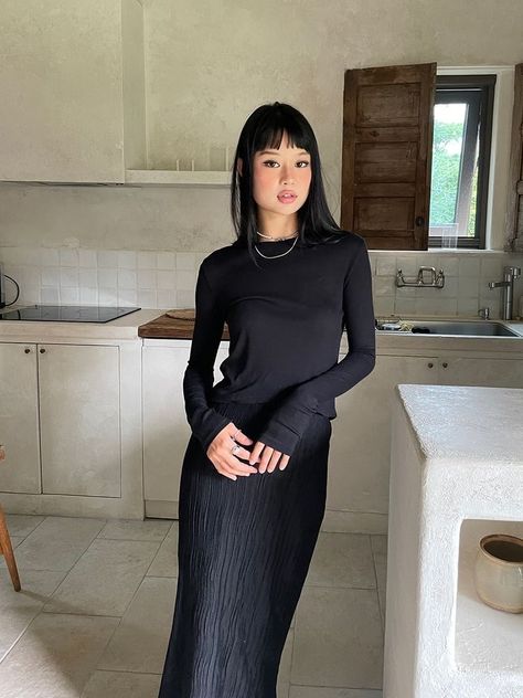 visual gallery!!! instagram: bellafleurz !! <3 Black Long Sleeve Outfit, Black Dress Long Sleeves, Black Dress Aesthetic, Maxi Black Dress, Black Dress Long, Visual Gallery, Corporate Outfits, Smart Outfit, Aesthetic Fits