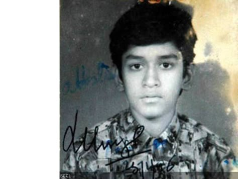 In this board we are showing how #celebrities looks in their #childhood. We have some #collection of celebrities childhood #pics. In this pic have #Mahendra #Singh #Dhoni. Dhoni Images, Dhoni Kohli, Ziva Dhoni, Dhoni 7, Happy 42nd Birthday, Cricket Memes, Thala Dhoni, Dhoni Quotes, Childhood Images