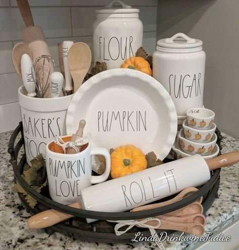 Welcome Home Basket, Country Farmhouse Decor Kitchen, Coffee Hutch, Gift Ideas Creative, Pumpkin Baking, Practical Housewarming Gifts, Housewarming Gift Ideas, New Home Presents, Rae Dunn Collection