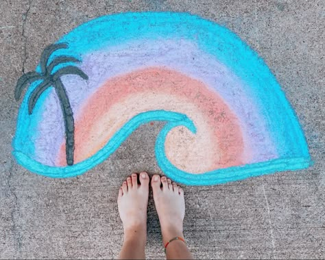 Preppy Chalkboard Ideas, Aesthetic Chalk Ideas, Summer Things To Draw With Chalk, Vsco Chalk Art, Aesthetic Sidewalk Chalk, Aesthetic Chalk Drawings, Chalk Easy Drawings, Beachy Chalk Art, Chalk On Sidewalk