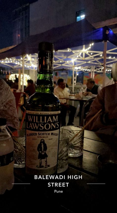 William Lawsons whiskey Bar Aesthetic Night Drinks, Bar Aesthetic Night, Bar Aesthetic, Blended Scotch Whisky, Whiskey Drinks, Scotch Whisky, Whiskey, Drinks, Bar