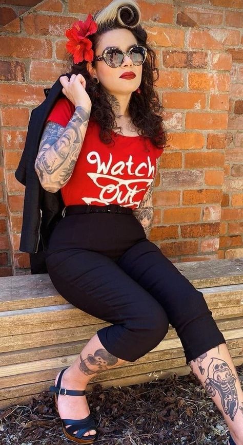 Pinup Modern Style, Modern Rockabilly Fashion, Pinup Plus Size, Pinup Outfits Ideas, Casual Rockabilly Fashion, Rockabilly Outfits For Women, Rockabilly Photoshoot, Pin Up Bandana, Rockabilly Fashion Outfits