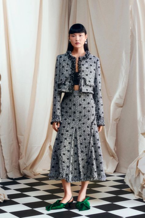 Outfit Printemps, Resort 2024, Black Velvet Dress, Next Clothes, Marchesa, Elie Saab, Dress With Bow, Look Fashion, Bra Tops