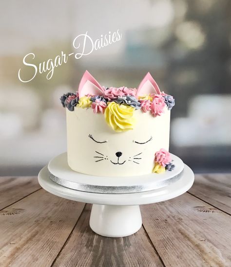 Buttercream cat cake Cat Cake Buttercream, Buttercream Cat Cake, Kittycorn Birthday Cake, Easy Cat Cake, Birthday Cake For Cat, Buttercream Cake Designs, Mini Wedding Cakes, Puppy Cake, Animal Cakes