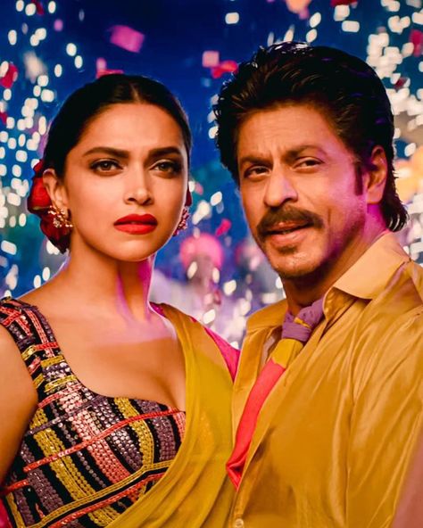 #shahrukhkhan #SRK #struggle #delhi #westandwithsrk #jawan #chaley #success #reelitfeelit #featured #explorepage #feelkaroreelkaro #reelsinstagram #reels #bollywoodsongs Srk Deepika, Comfort Couple, Couple Outfit Ideas, King Khan, Vintage Bollywood, Indian Cinema, Shah Rukh Khan, Bollywood Songs, Shahrukh Khan