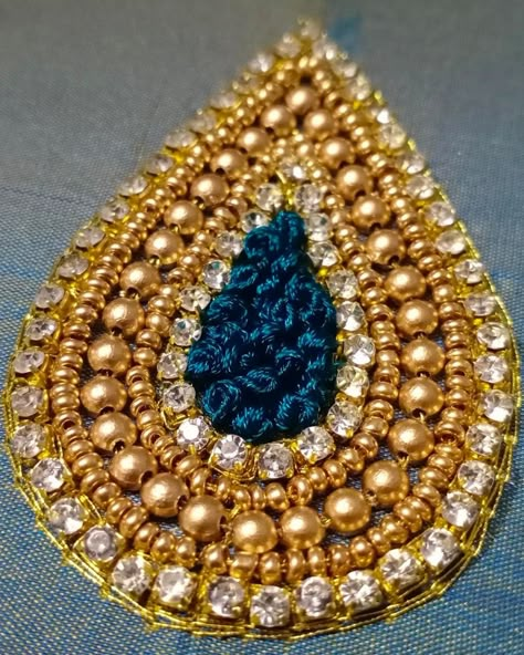 Micro Beads Aari Work Design, All Beads Aari Work Design, Thilagam Shape Aari Work, Aari Work Designs Pattern Hand Embroidery, Aari Motif, Embroidery Floss Crafts, Aari Design, Flower Pattern Drawing, Hand Work Design