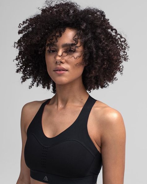 Nathalie Emanuel, Natalie Emmanuel, Cabello Afro Natural, 3c Hair, Nathalie Emmanuel, Short Curly Haircuts, Pelo Afro, Curly Hair Women, Curly Hair Inspiration