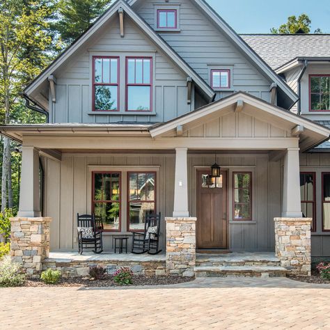 Contemporary Craftsman Home, Mediterranean Exterior Homes, Craftsman Home Exterior, Exterior House Design, Eldorado Stone, Small House Exterior, Siding Ideas, Bungalow Cottage, Home Styles Exterior