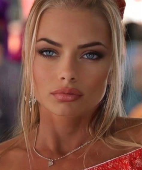 Jamie Pressly, Ballet Beautiful Workout, Goddess Women, Jaime Pressly, Female Face Drawing, Smink Inspiration, Ballet Beautiful, Female Portraits, Victoria Justice