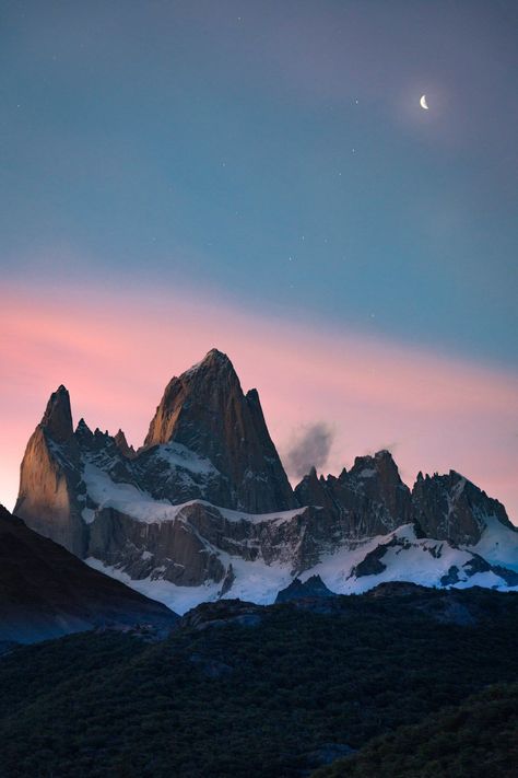 Where to elope in Patagonia - Parque Nacional Los Glaciares Argentina Wallpaper, Patagonia Mountains, Torres Del Paine National Park, Mountain Images, Mountain Pictures, Lake Trip, Patagonia Argentina, Landscape Photography Nature, Alpine Lake