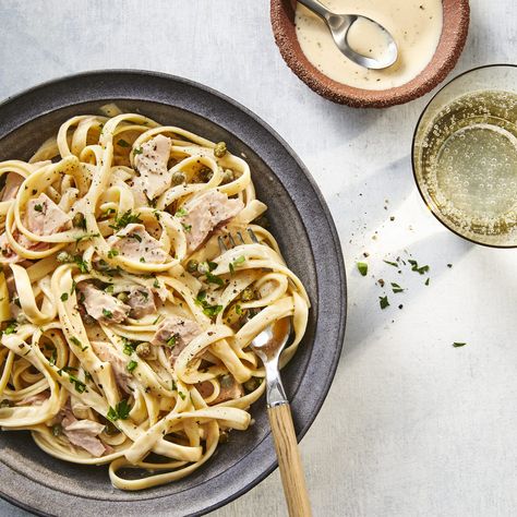 Alfredo With Vegetables, Tuna Alfredo, Cabbage Side Dish, Potluck Side Dishes, Lemon Chicken Soup, Pasta Alfredo, Foil Packet Meals, Tuna Pasta, Canned Tuna