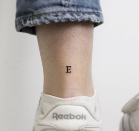 Tattoo Tiny, Handpoke Tattoo, Small Girl Tattoos, E Tattoo, Dainty Tattoos, Subtle Tattoos, Small Tattoo Designs, Ankle Tattoo, Letter E