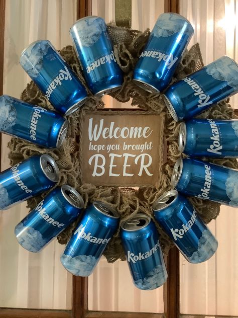 Beer Can Decorations Diy, Beer Can Wreath Diy, Beer Can Wreath, Beer Wreath, Beer Crafts Diy, Can Wreath, Hillbilly Party, Trash Party, Birthday Wreath